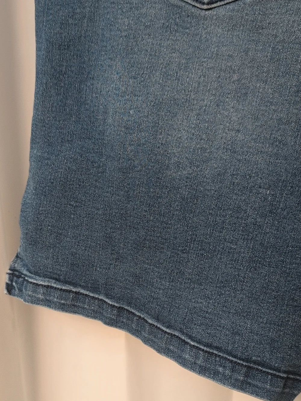 DKNY Jeans Women's XXL Pull On Elastic Waist Denim Bermuda Shorts Curvy Comfort